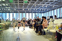 KNOLL CATWALK FASHION SHOW